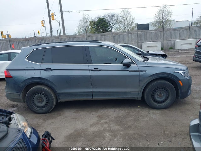 3VV2B7AX5NM068906 Volkswagen Tiguan