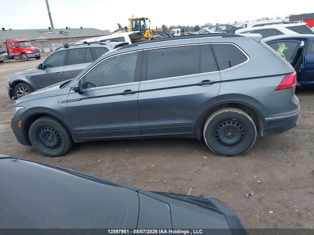 3VV2B7AX5NM068906 Volkswagen Tiguan