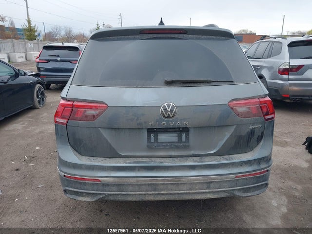 3VV2B7AX5NM068906 Volkswagen Tiguan