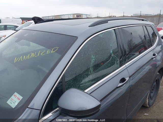 3VV2B7AX5NM068906 Volkswagen Tiguan