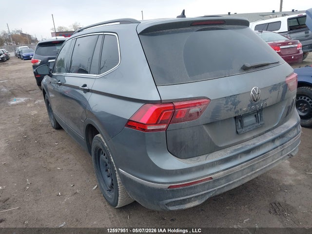 3VV2B7AX5NM068906 Volkswagen Tiguan