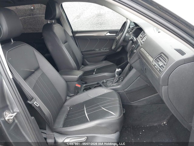 3VV2B7AX5NM068906 Volkswagen Tiguan