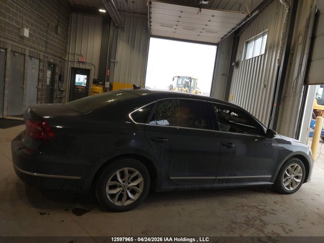Aukcja sprzedaży 2017 Volkswagen Passat 1.8 Tsi Comfortline, vin: 1VWBT7A36HC037014, numer aukcji: 12597965