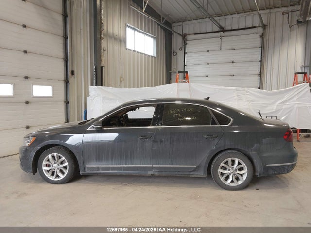Aukcja sprzedaży 2017 Volkswagen Passat 1.8 Tsi Comfortline, vin: 1VWBT7A36HC037014, numer aukcji: 12597965