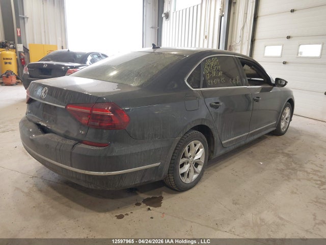 Aukcja sprzedaży 2017 Volkswagen Passat 1.8 Tsi Comfortline, vin: 1VWBT7A36HC037014, numer aukcji: 12597965