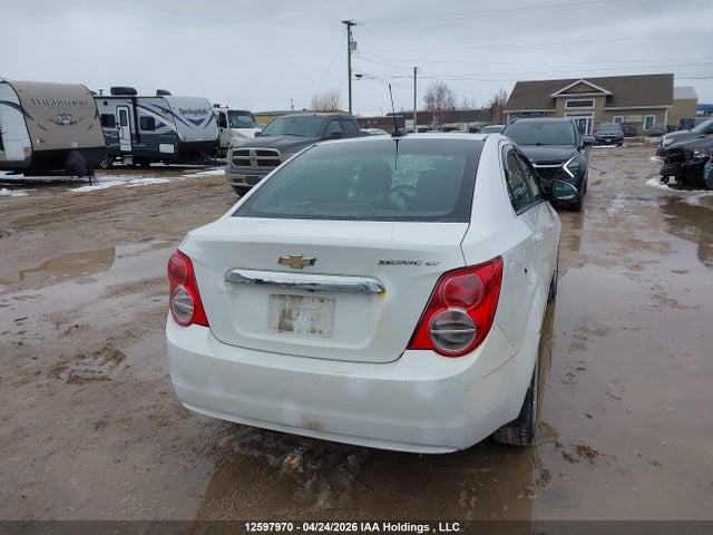 Aukcja sprzedaży 2015 Chevrolet Sonic Lt Auto, vin: 1G1JC5SH2F4186288, numer aukcji: 12597970
