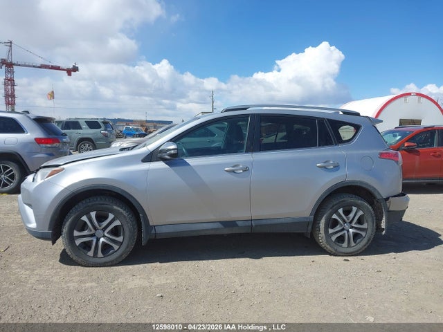 12598010 :رقم المزاد ، 2T3BFREV2HW549867 vin ، 2017 Toyota Rav4 Le مزاد بيع