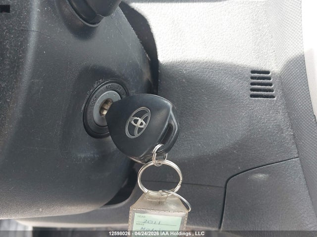 12598026 :رقم المزاد ، 2T1KU4EE0BC554771 vin ، 2011 Toyota Corolla Matrix مزاد بيع