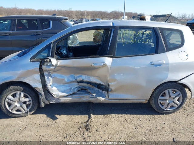 Продажа на аукционе авто 2007 Honda Fit, vin: JHMGD38477S816020, номер лота: 12598103