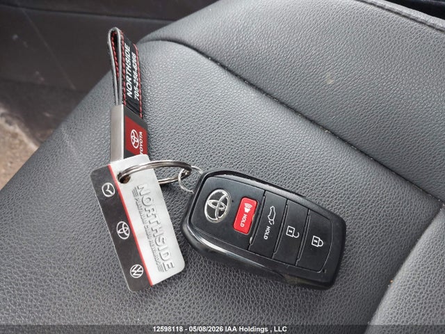Продажа на аукционе авто 2024 Toyota Corolla Cross, vin: 7MUDAABG8RV116027, номер лота: 12598118