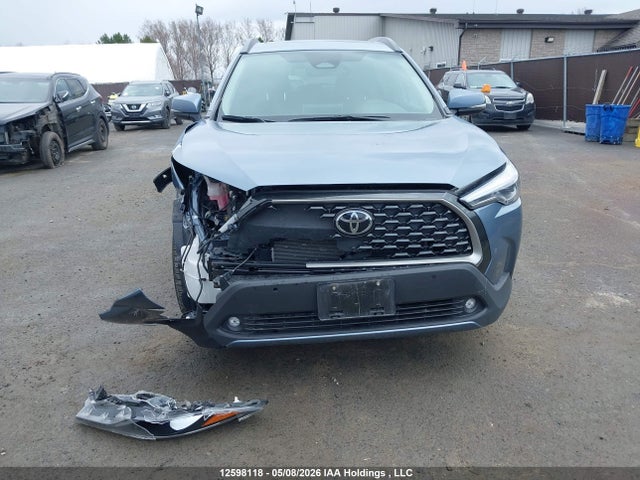 Продажа на аукционе авто 2024 Toyota Corolla Cross, vin: 7MUDAABG8RV116027, номер лота: 12598118