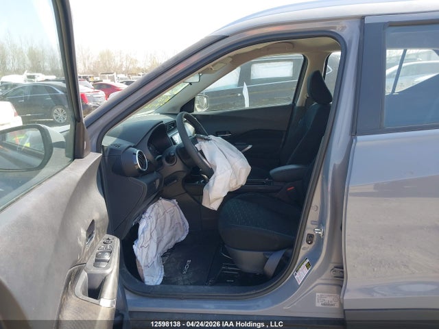 2024 Nissan Kicks Sv მანქანა იყიდება აუქციონზე, vin: 3N1CP5CVXRL570698, აუქციონის ნომერი: 12598138