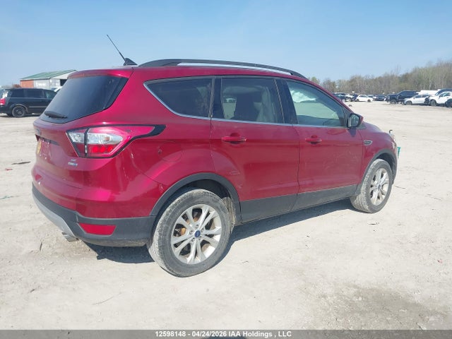 1FMCU9GDXJUC95760 Ford ESCAPE SE