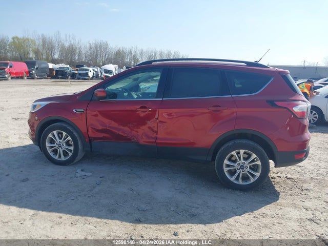 1FMCU9GDXJUC95760 Ford ESCAPE SE