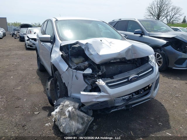 1FMCU0GX0FUB76015 Ford ESCAPE SE