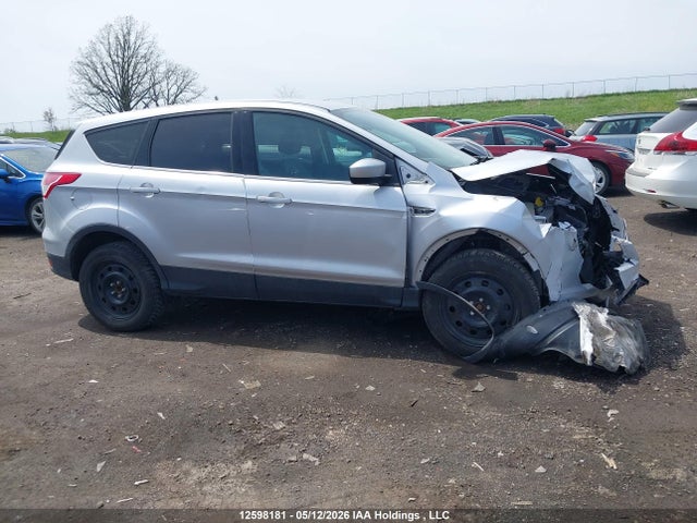 1FMCU0GX0FUB76015 Ford ESCAPE SE
