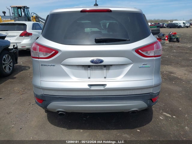 1FMCU0GX0FUB76015 Ford ESCAPE SE