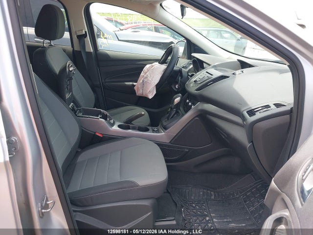 1FMCU0GX0FUB76015 Ford ESCAPE SE