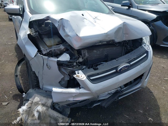 1FMCU0GX0FUB76015 Ford ESCAPE SE