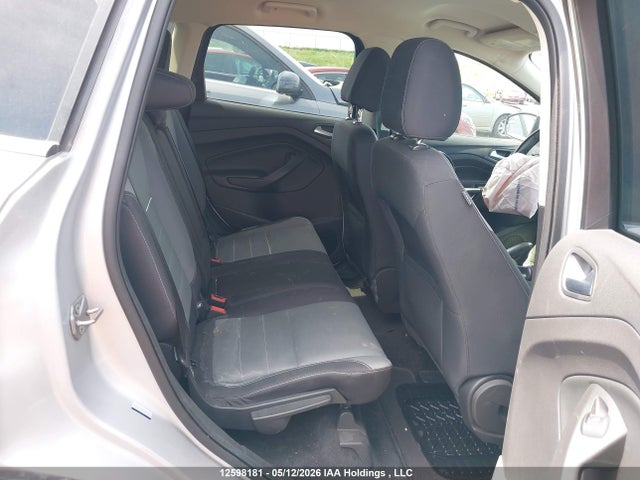 1FMCU0GX0FUB76015 Ford ESCAPE SE