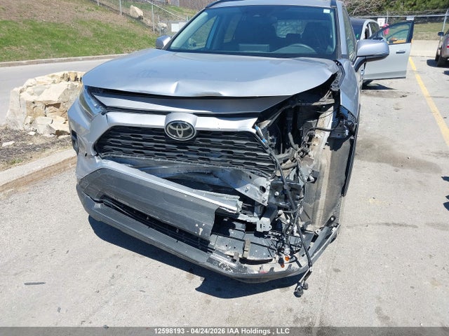 2024 Toyota Rav4 Xle/xle Premium მანქანა იყიდება აუქციონზე, vin: 2T3R1RFV2RC409008, აუქციონის ნომერი: 12598193