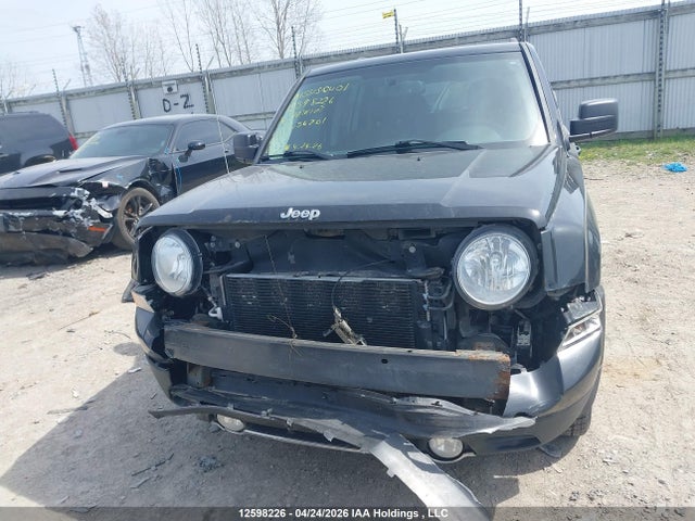 1C4NJRAB1GD556201 Jeep Patriot Sport/north