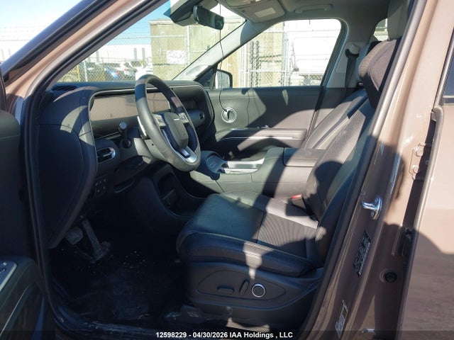 KM8RKESA9TU030675 Hyundai Palisade Luxury Hybrid 8-passenger