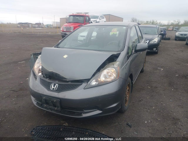 12598250 :رقم المزاد ، LUCGE8H56D3002107 vin ، 2013 Honda Fit Lx مزاد بيع