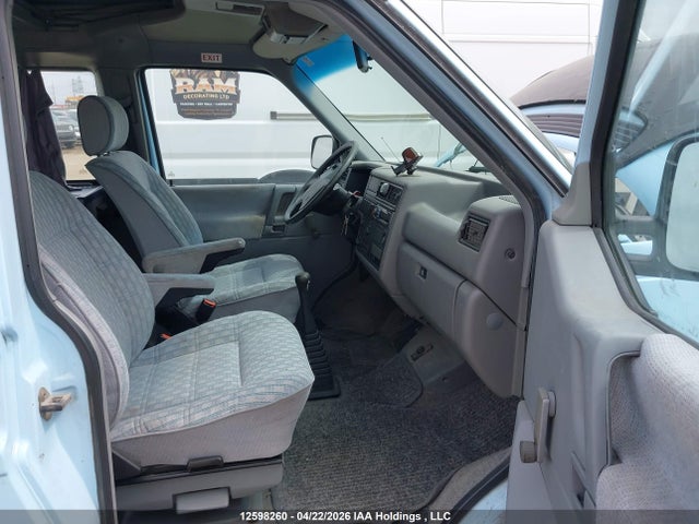 1992 Volkswagen Eurovan Cv Camper მანქანა იყიდება აუქციონზე, vin: WV2PC0709NH001752, აუქციონის ნომერი: 12598260