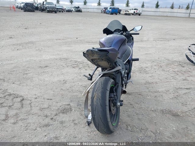 12598269 :رقم المزاد ، JKBZXVL12SA018829 vin ، 2025 Kawasaki Zx1002 L مزاد بيع