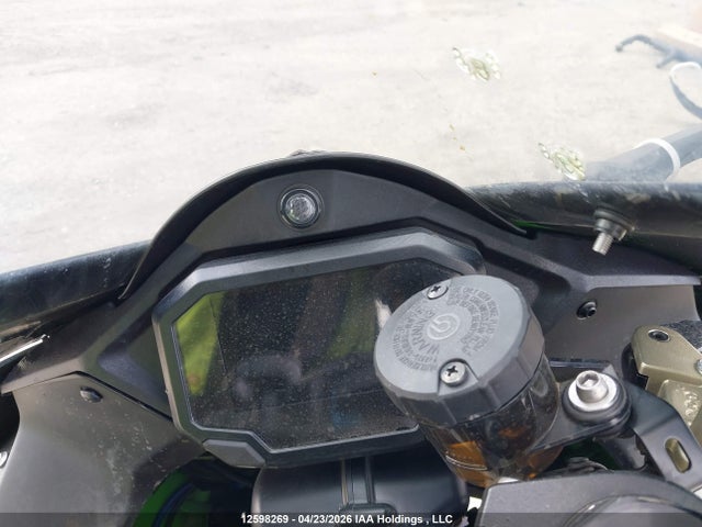 12598269 :رقم المزاد ، JKBZXVL12SA018829 vin ، 2025 Kawasaki Zx1002 L مزاد بيع