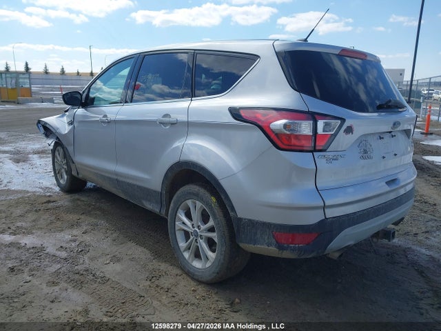 Продажа на аукционе авто 2017 Ford Escape Se, vin: 1FMCU9G94HUE99718, номер лота: 12598279