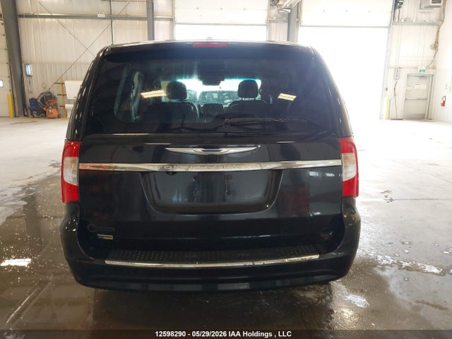 2015 Chrysler Town & Country Touring L მანქანა იყიდება აუქციონზე, vin: 2C4RC1CG6FR519372, აუქციონის ნომერი: 12598290