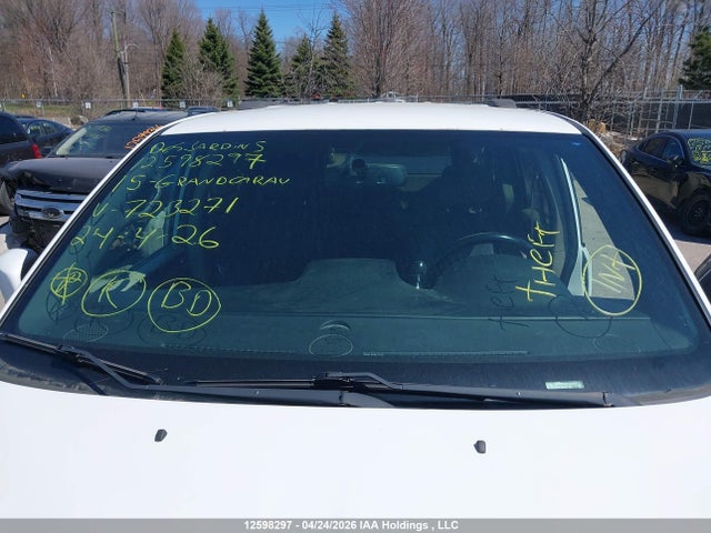 2C4RDGBGXFR723271 Dodge Grand Caravan Se/sxt
