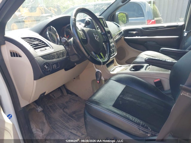 2C4RDGBGXFR723271 Dodge Grand Caravan Se/sxt