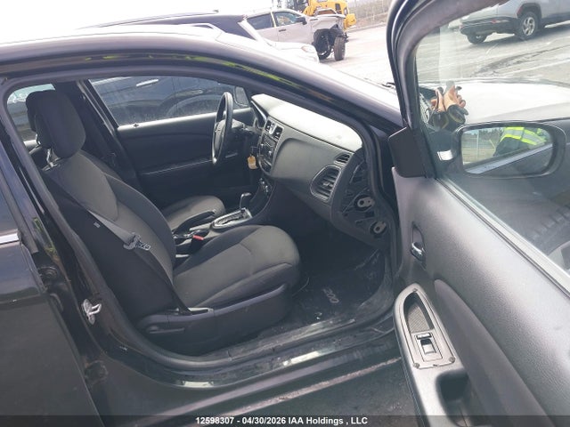 Продажа на аукционе авто 2014 Chrysler 200 Lx, vin: 1C3CCBAB6EN202131, номер лота: 12598307