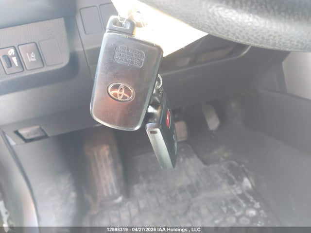 2018 Toyota Rav4 მანქანა იყიდება აუქციონზე, vin: JTMRJREV4JD233208, აუქციონის ნომერი: 12598319
