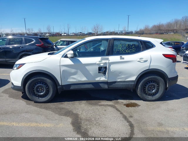 JN1BJ1CP8JW180608 Nissan Rogue Sport S/sv/sl