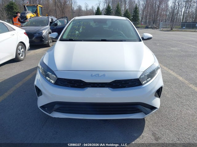 2022 Kia Forte Gt Line მანქანა იყიდება აუქციონზე, vin: 3KPF34AD5NE481596, აუქციონის ნომერი: 12598337