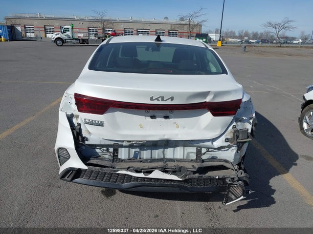 2022 Kia Forte Gt Line მანქანა იყიდება აუქციონზე, vin: 3KPF34AD5NE481596, აუქციონის ნომერი: 12598337