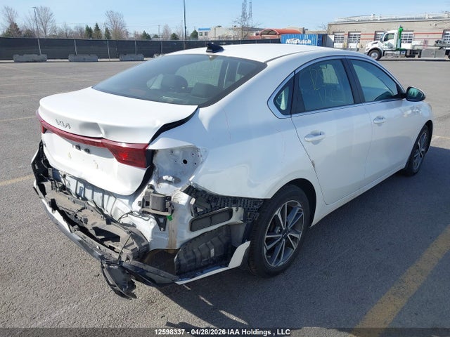 2022 Kia Forte Gt Line მანქანა იყიდება აუქციონზე, vin: 3KPF34AD5NE481596, აუქციონის ნომერი: 12598337