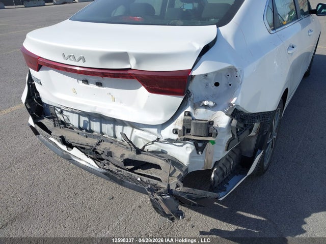 2022 Kia Forte Gt Line მანქანა იყიდება აუქციონზე, vin: 3KPF34AD5NE481596, აუქციონის ნომერი: 12598337