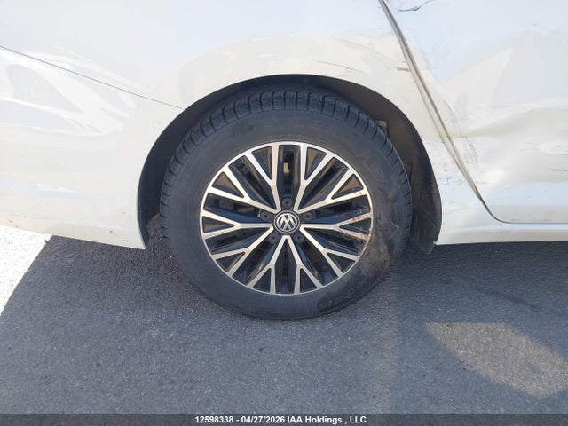 12598338 :رقم المزاد ، 3VWE57BU7MM070904 vin ، 2021 Volkswagen Jetta مزاد بيع