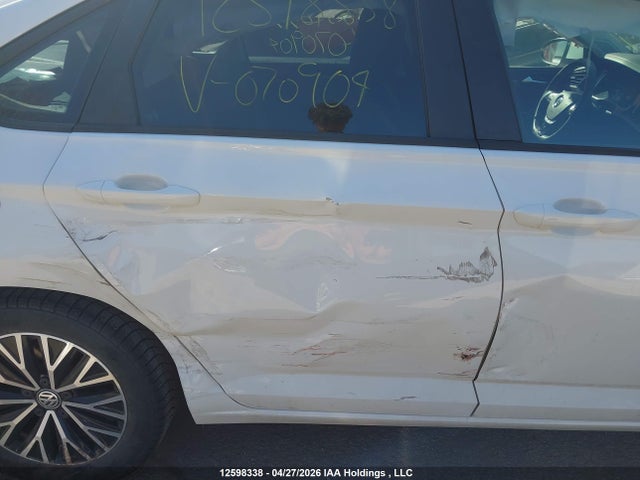 12598338 :رقم المزاد ، 3VWE57BU7MM070904 vin ، 2021 Volkswagen Jetta مزاد بيع