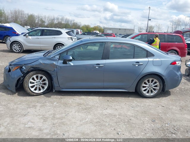 12598339 :رقم المزاد ، 5YFBPMBE2NP296639 vin ، 2022 Toyota Corolla Le مزاد بيع