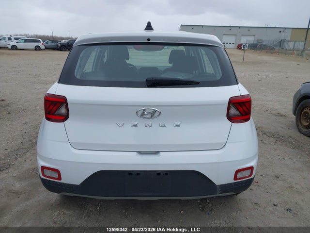12598342 :رقم المزاد ، KMHRB8A3XNU132896 vin ، 2022 Hyundai Venue Essential Auto Ivt مزاد بيع