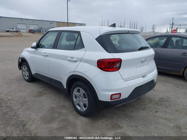 12598342 :رقم المزاد ، KMHRB8A3XNU132896 vin ، 2022 Hyundai Venue Essential Auto Ivt مزاد بيع