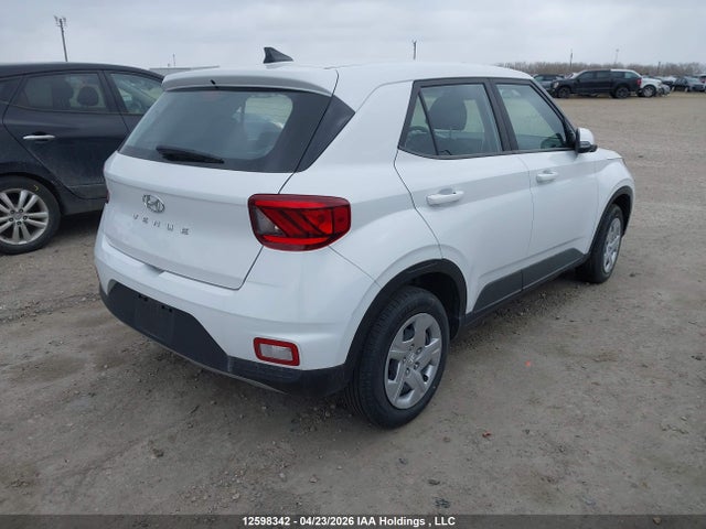 12598342 :رقم المزاد ، KMHRB8A3XNU132896 vin ، 2022 Hyundai Venue Essential Auto Ivt مزاد بيع