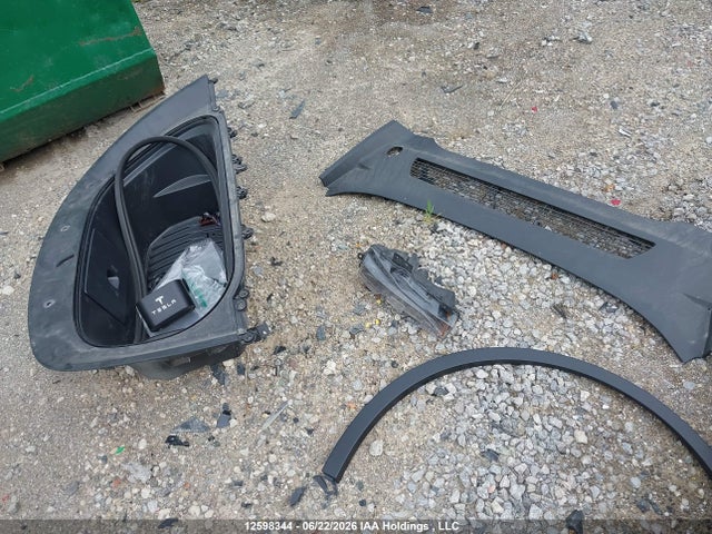 Tesla Model Y 2023 LRWYGDFD0PC163415 Image 12