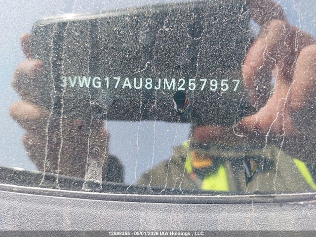 3VWG17AU8JM257957 Volkswagen GOLF S/SE